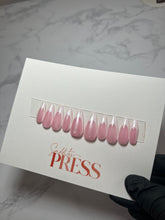 Load image into Gallery viewer, FEMME